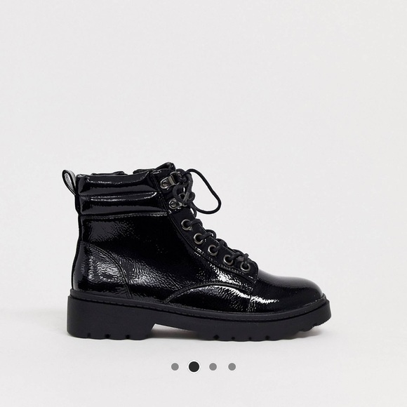 ASOS Brand: Newlook chunky flat hiker boots in black - Picture 3 of 7